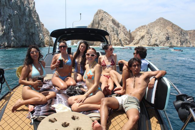 Amigos a bordo